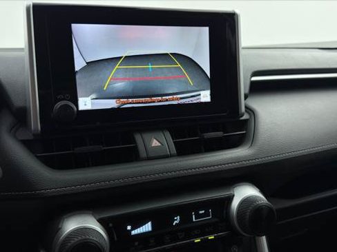 Used 2025 Toyota RAV4 LE FWD image 28