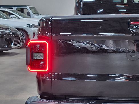 Used 2021 Jeep Gladiator Overland image 20