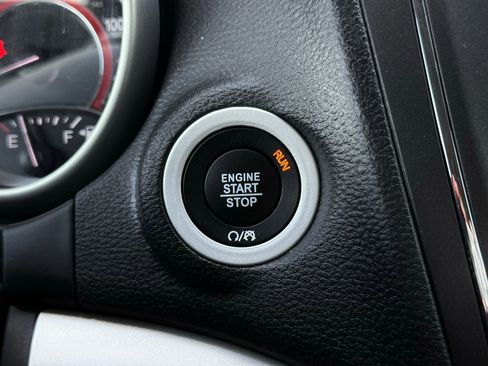 Used 2020 Dodge Journey SE w/ SE Popular Equipment Group image 30