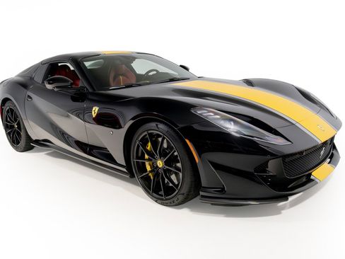 Used 2021 Ferrari 812 GTS image 11