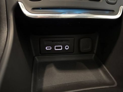 Used 2020 GMC Terrain Denali w/ GMC Pro Grade Package AWD/4WD image 32