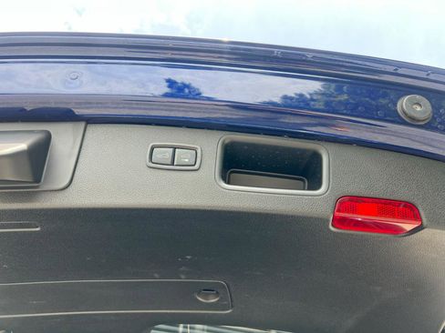 Certified 2022 Porsche Macan w/ Premium Package Plus image 28