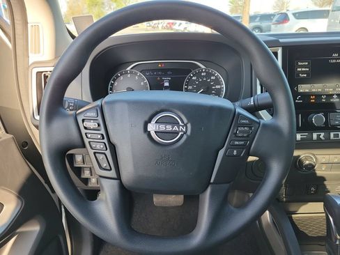 Used 2025 Nissan Frontier SV RWD image 19