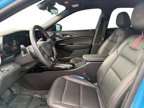 Used 2025 Chevrolet Trax RS w/ Sunroof Package FWD image 22
