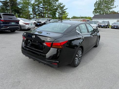 Used 2024 Nissan Altima 2.5 SV FWD image 6