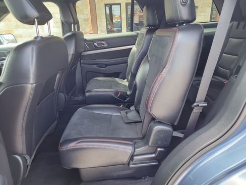 Used 2019 Ford Explorer XLT w/ Equipment Group 202A image 21