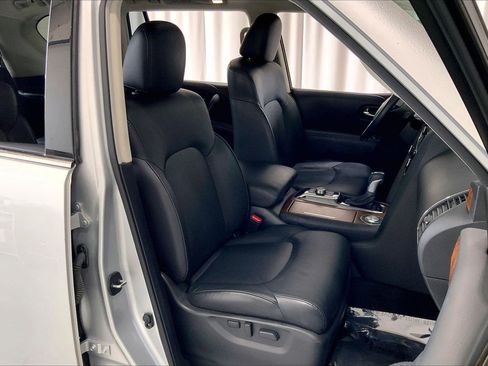 Used 2024 Nissan Armada SL w/ Captain's Chairs Package RWD image 6