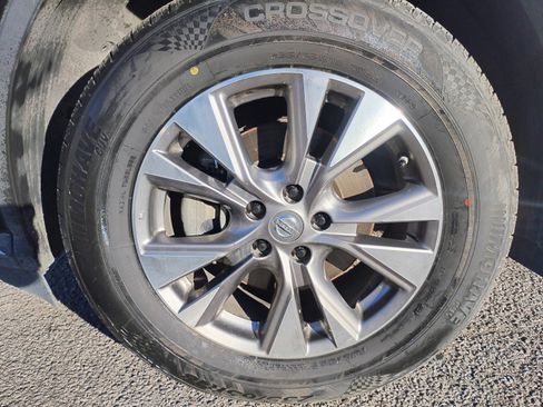 Used 2017 Nissan Murano S image 11