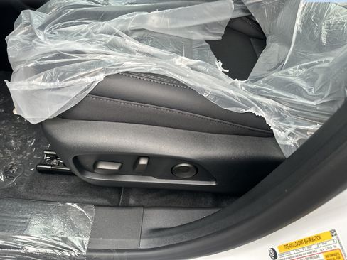 New 2027 Chevrolet Equinox LT w/ Convenience Package II AWD/4WD image 10