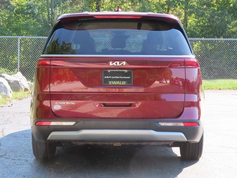 Used 2024 Kia Carnival LX FWD image 15