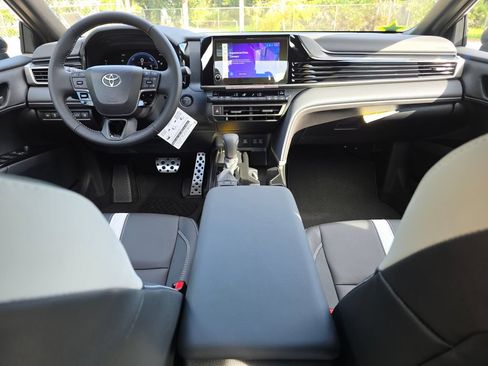 Used 2026 Toyota Camry SE w/ Convenience Package FWD image 5