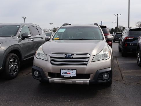 Used 2014 Subaru Outback 2.5i Limited w/ Moonroof Package image 8