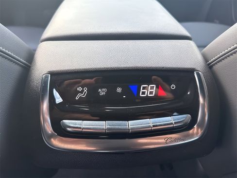 Certified 2022 Cadillac XT6 Premium Luxury w/ Technology Package image 18