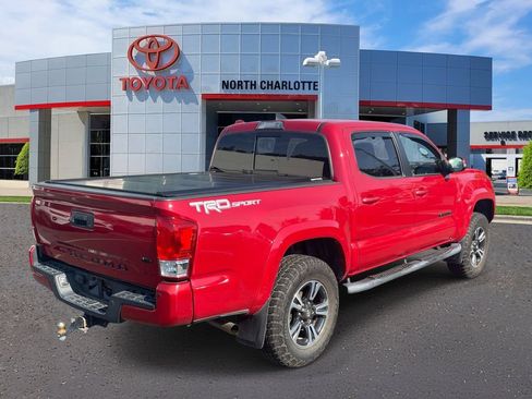 Used 2017 Toyota Tacoma TRD Sport RWD image 7