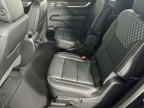 New 2025 GMC Acadia Denali w/ Super Cruise Package image 19