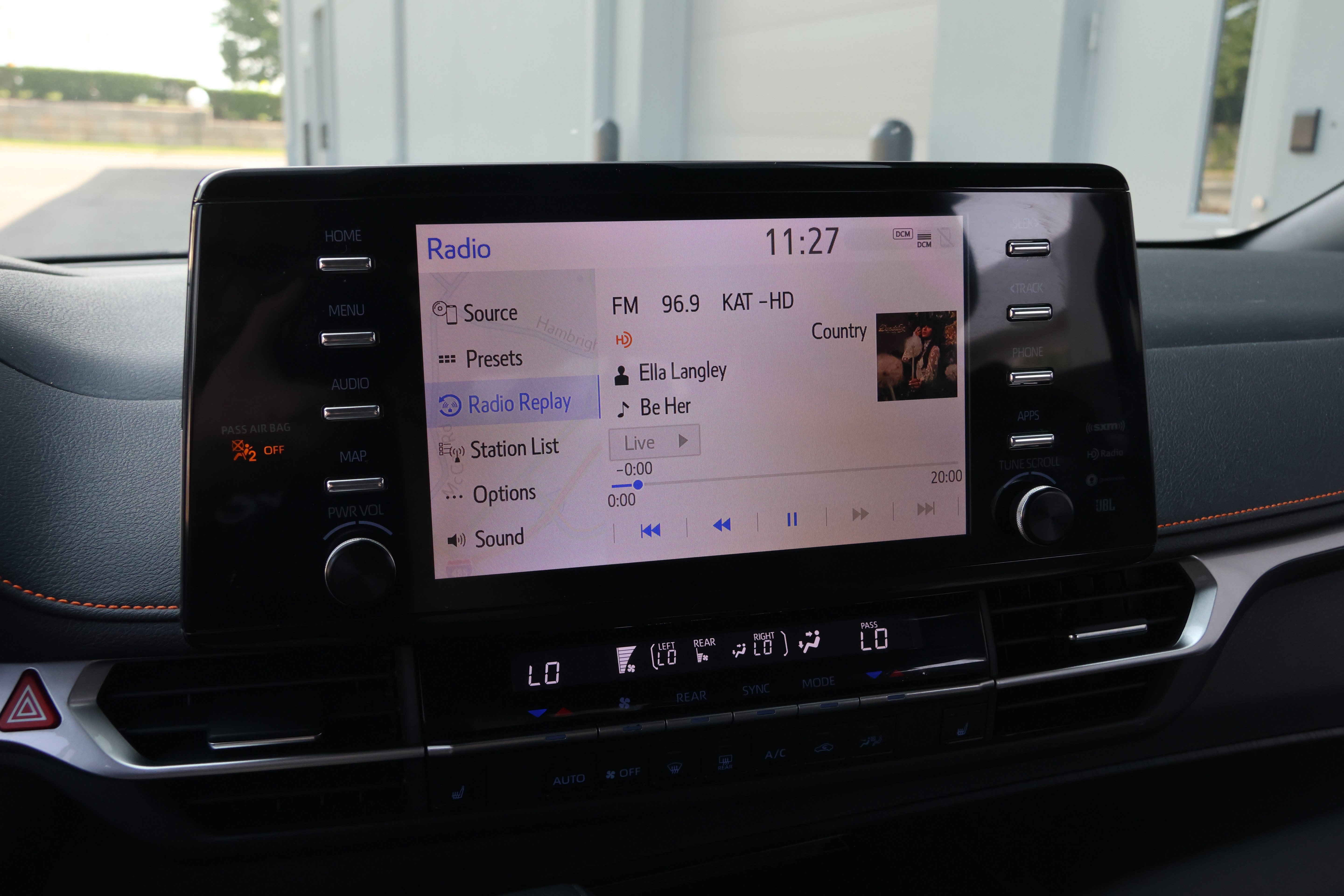 Used 2023 Toyota Sienna XSE w/ XSE Plus Package FWD image 22
