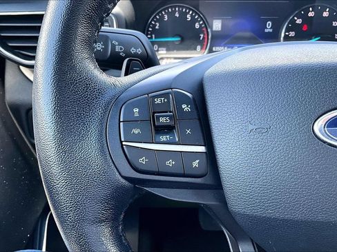 Used 2020 Ford Explorer XLT w/ Equipment Group 202A AWD/4WD image 17