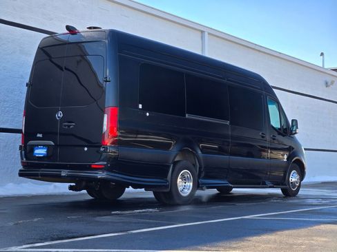 Used 2024 Mercedes-Benz Sprinter 3500 image 21