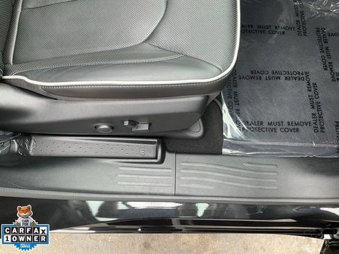 Used 2023 Chrysler Pacifica Limited w/ Uconnect Theater Family Group FWD image 69