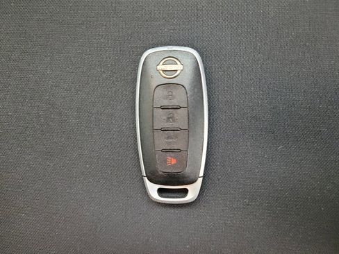 Used 2025 Nissan Sentra SV FWD image 32