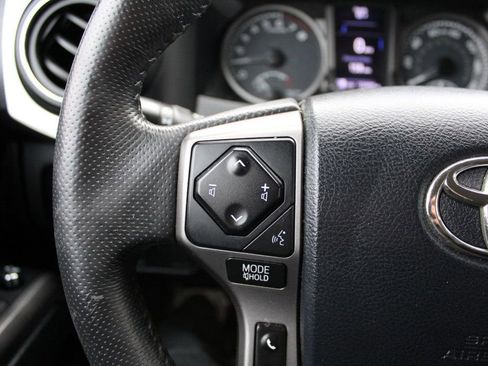 Used 2017 Toyota Tacoma SR5 image 25