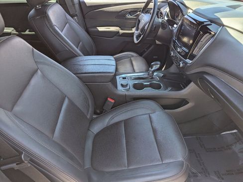Used 2023 Chevrolet Traverse High Country AWD/4WD image 9