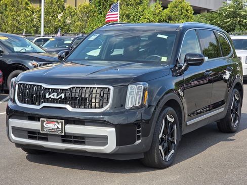 Used 2024 Kia Telluride EX w/ EX Captain's Chair Package AWD/4WD image 7