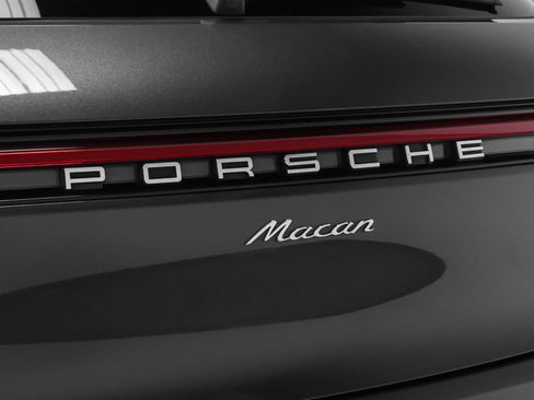 Certified 2019 Porsche Macan AWD/4WD image 15