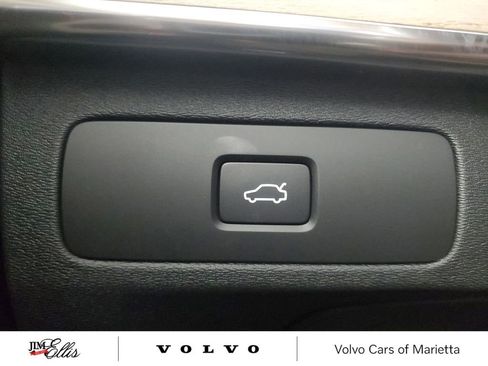 Used 2026 Volvo XC90 B6 Plus w/ Protection Package Premier image 37