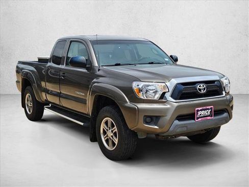 Used 2012 Toyota Tacoma PreRunner w/ SR5 Pkg RWD image 3