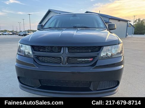 Used 2019 Dodge Journey SE image 30