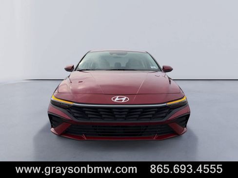 Used 2025 Hyundai Elantra Limited FWD image 8