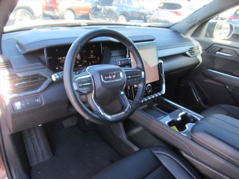 Used 2025 GMC Acadia Elevation image 14