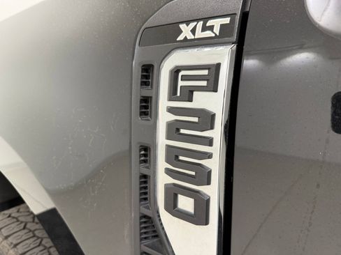 Used 2025 Ford F250 XLT AWD/4WD image 11