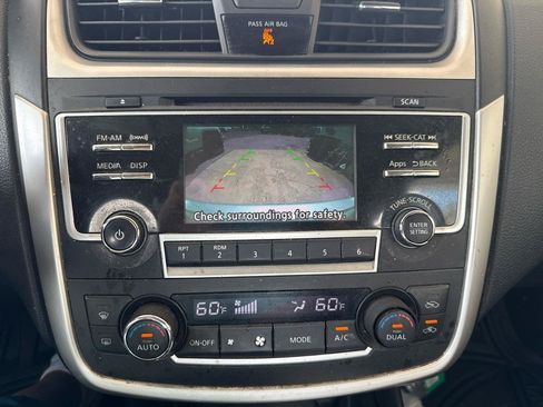 Used 2016 Nissan Altima 2.5 SL w/ Moonroof Package FWD image 5