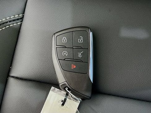 Used 2025 GMC Acadia Elevation w/ Elevation Premium Package FWD image 30