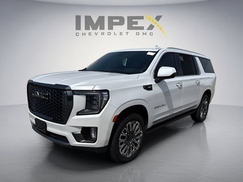 Used 2023 GMC Yukon XL Denali Ultimate AWD/4WD image 1