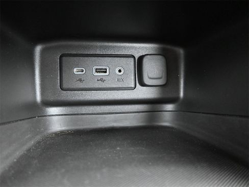 Used 2023 Chevrolet Equinox RS w/ LPO, Floor Liner Package image 30