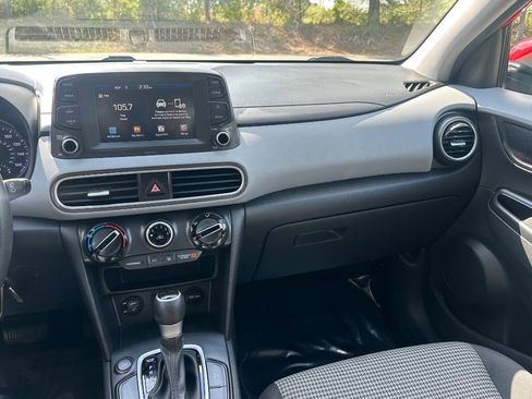 Used 2021 Hyundai Kona SE image 26