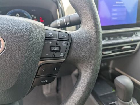 Used 2025 Toyota Camry LE AWD/4WD image 17
