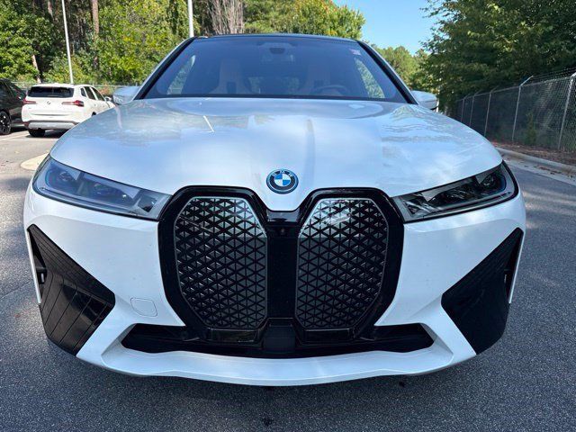 Used 2023 BMW iX xDrive50 w/ Premium Package AWD/4WD image 10