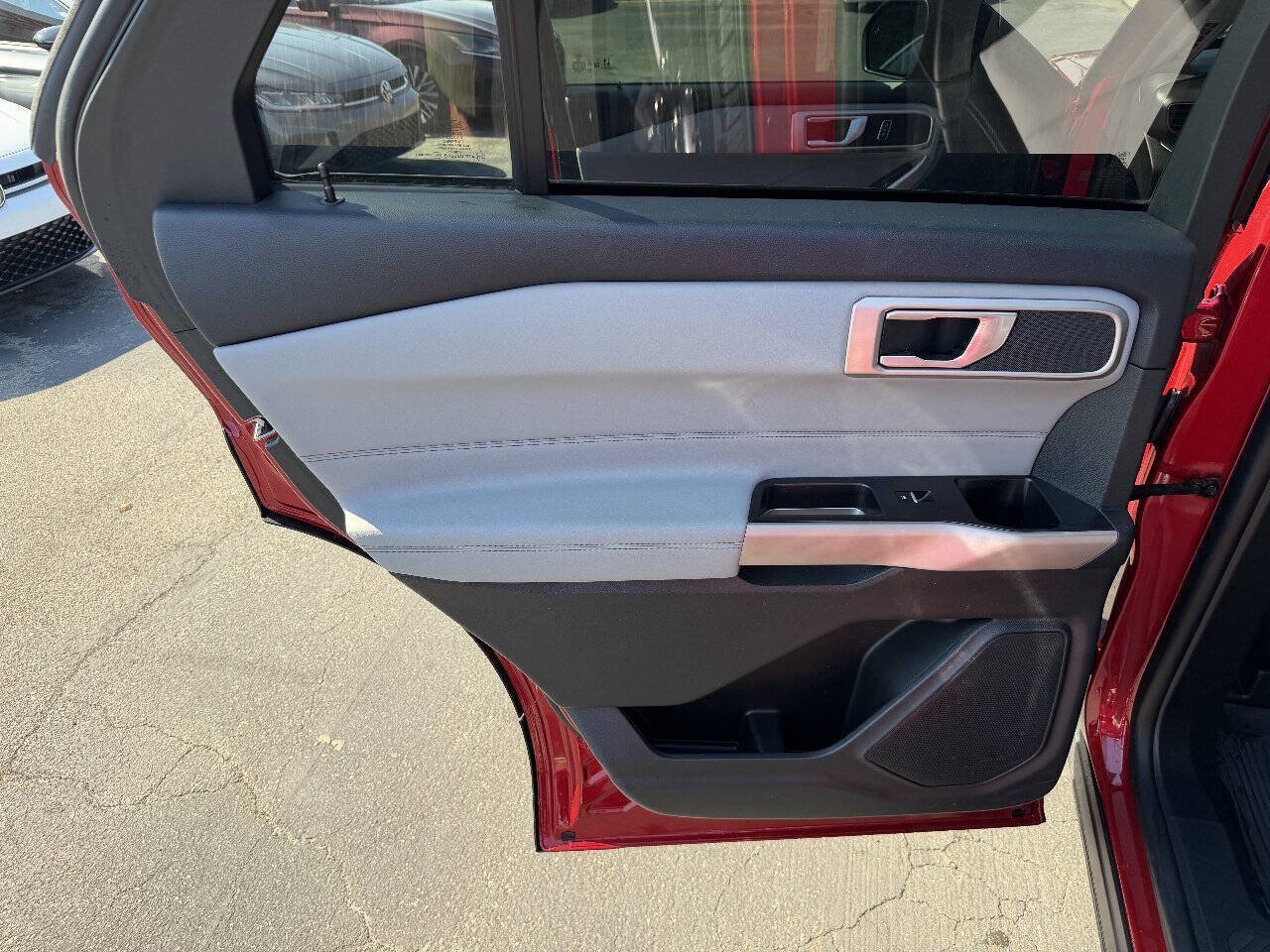 Used 2023 Ford Explorer XLT RWD image 11