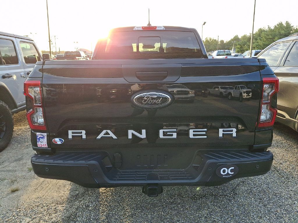 Used 2025 Ford Ranger Lariat w/ Black Appearance Package AWD/4WD image 5