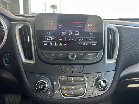 Used 2024 Chevrolet Malibu LT image 22