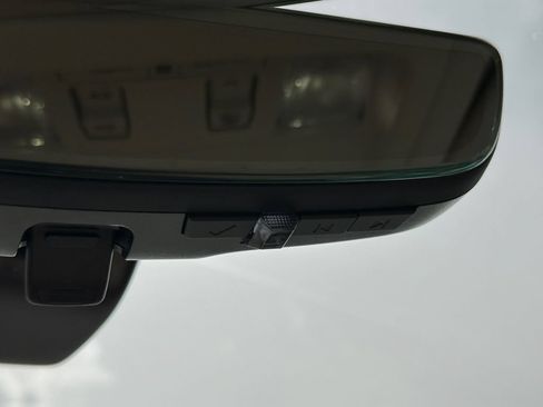 Used 2024 Cadillac XT6 Premium Luxury w/ Technology Package FWD image 22