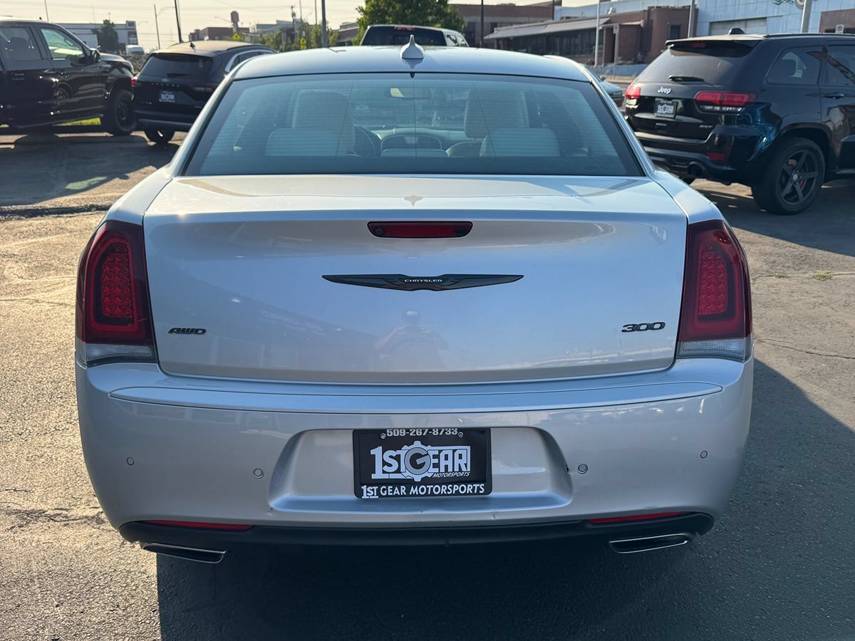 Used 2022 Chrysler 300 Touring L AWD/4WD image 8