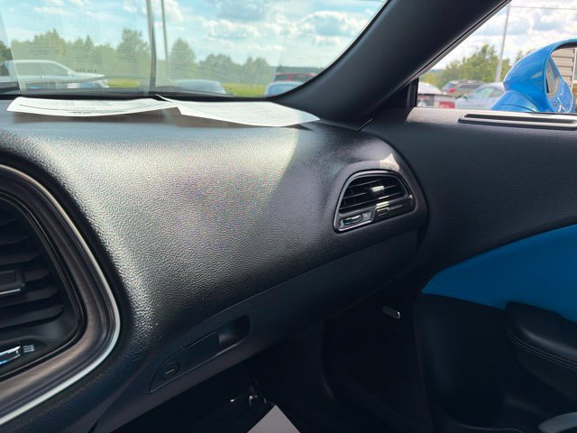 Used 2015 Dodge Challenger R/T RWD image 23