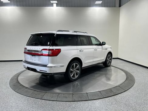 Used 2019 Lincoln Navigator Reserve AWD/4WD image 6