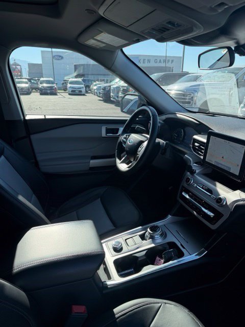 Used 2024 Ford Explorer XLT w/ Equipment Group 202A AWD/4WD image 14