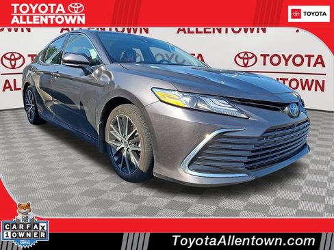 Used 2024 Toyota Camry XLE w/ Navigation Package FWD image 1
